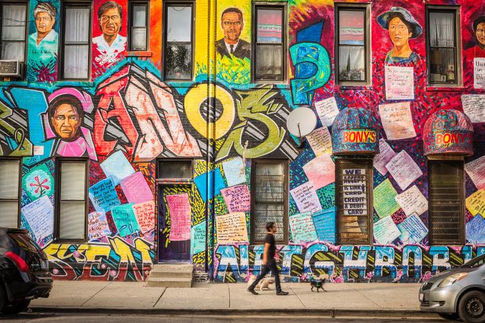 Mural on West Cullerton Street